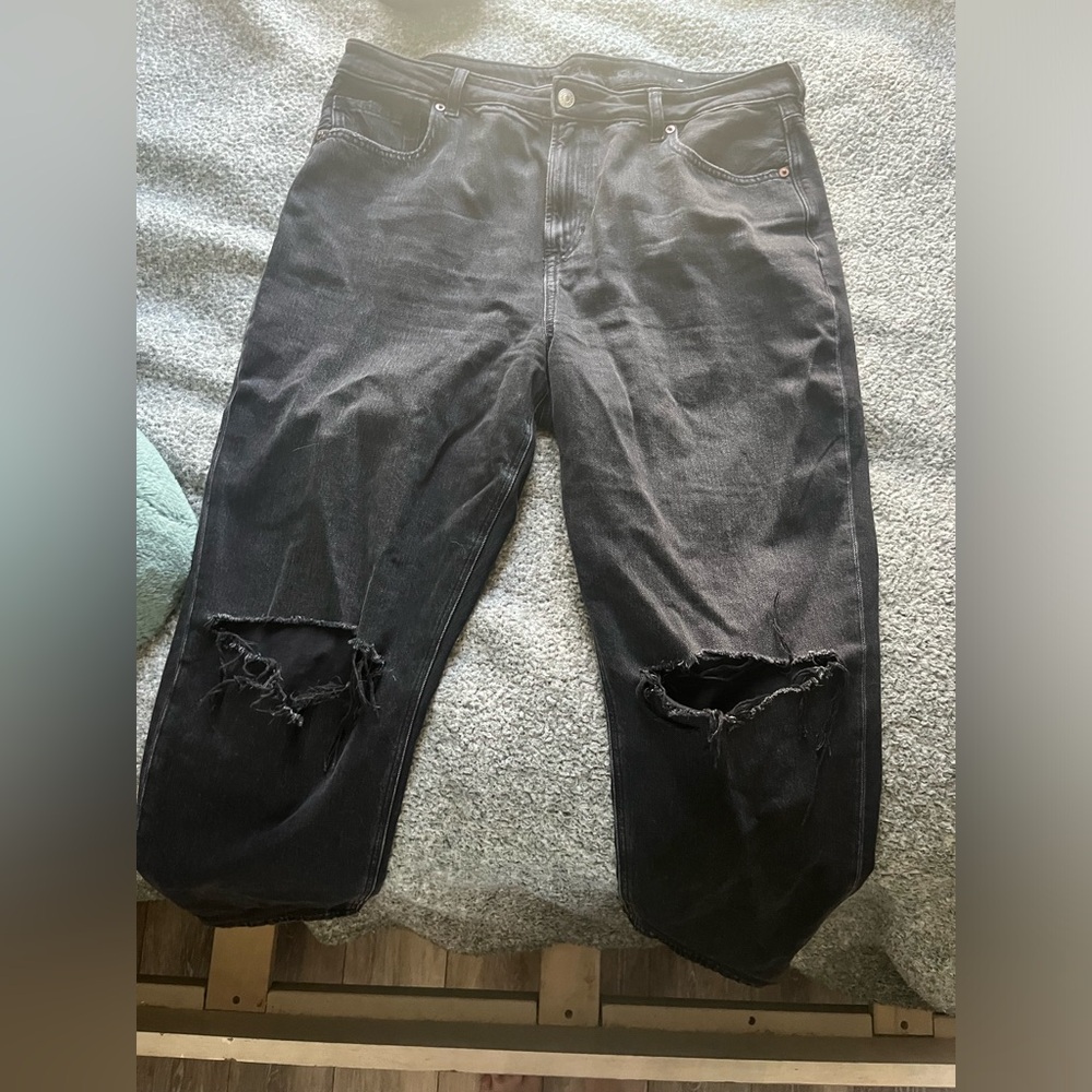 High Rise Distressed Mom Jean